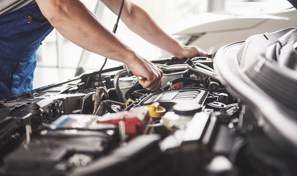 gestes pour entretenir une voiture